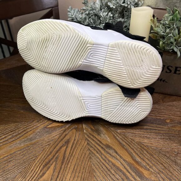 Nike LeBron Soldier AT3872-001-Size 11.5 - Picture 2 of 4